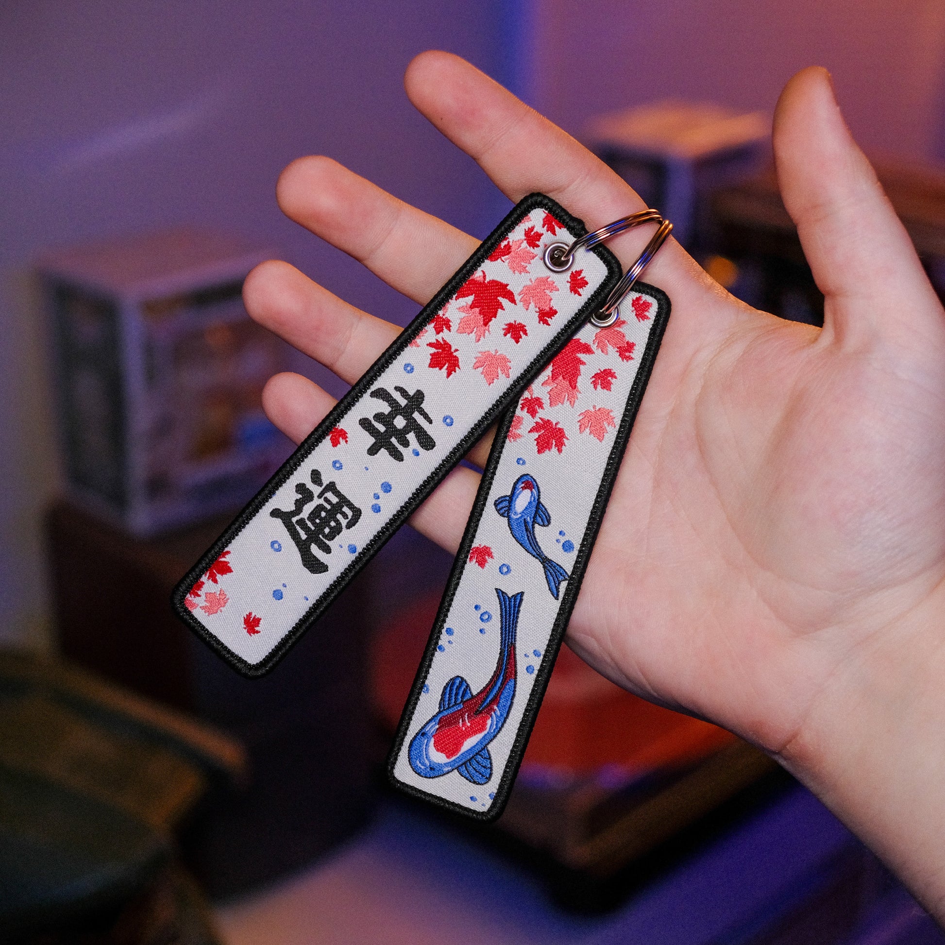 koi-white-jet-tag